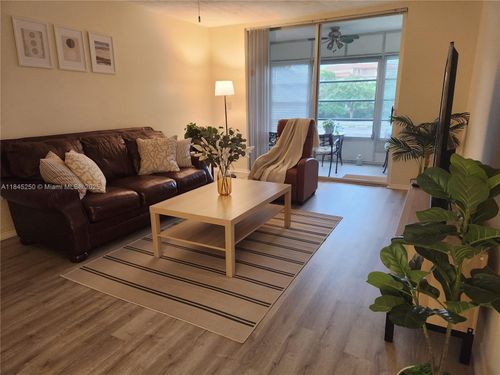 apt-220-7300 Nw 17th St, Plantation, FL, 33313-5147 | Card Image