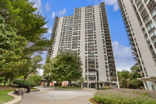 apt-2001a-1460 N Sandburg Ter, Chicago, IL, 60610-5566 | Card Image