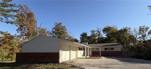 13818 Clayton Rd, Town And Country, MO, 63017-8407 | Card Image