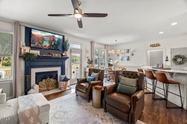 living room | Image 15