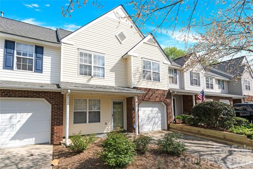8772 Robinson Forest Dr, Charlotte, NC, 28277-2351 | Card Image
