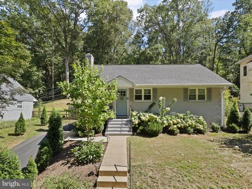 7103 Valleycrest Blvd, ANNANDALE, VA, 22003-1729 | Card Image