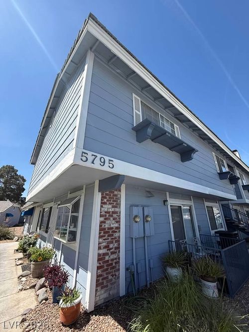 202-5795 Medallion Dr, Las Vegas, NV, 89122-7360 | Card Image
