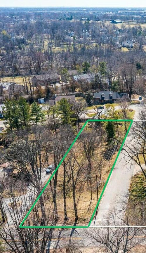 a-158 Elm St, Versailles, KY, 40383-1118 | Card Image