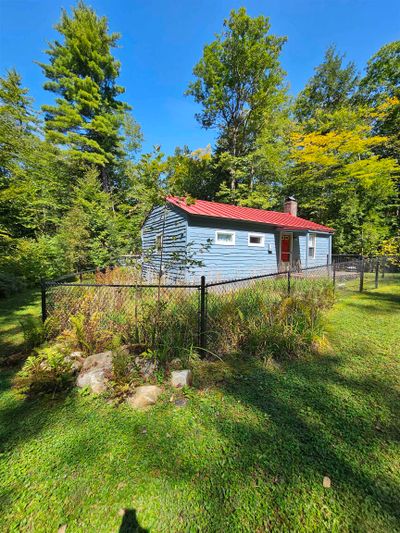 49 Hemlock Hill Road, House other with 2 bedrooms, 1 bathrooms and null parking in Sunderland VT | Image 2