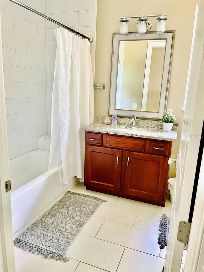 Bathroom 2 | Image 17