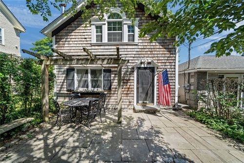 2 Lasalle Pl, Newport, RI, 02840-1510 | Card Image