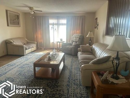 640 W Lyons St, Garner, IA, 50438-1948 | Card Image