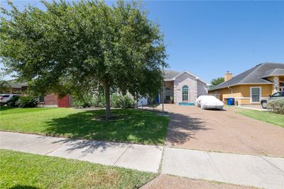 6234 Queen Jane Street, House other with 4 bedrooms, 2 bathrooms and null parking in Corpus Christi TX | Image 2