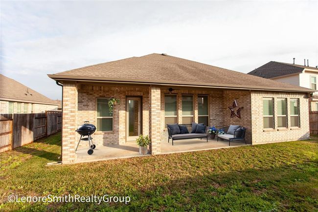 Extended back pack with spacious backyard. | Image 13