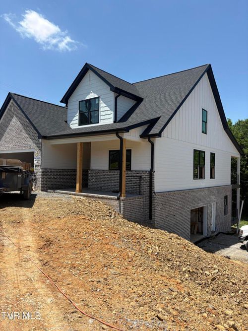 585 Carroll Creek Road, Johnson City, TN, 37601 | Card Image
