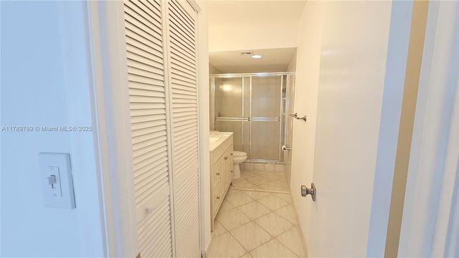 APT-313 - 1825 S Ocean Dr, Condo with 1 bedrooms, 2 bathrooms and null parking in Hallandale Beach FL | Image 13