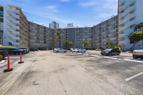 804-3401 N Country Club Dr, Aventura, FL, 33180-1774 | Card Image