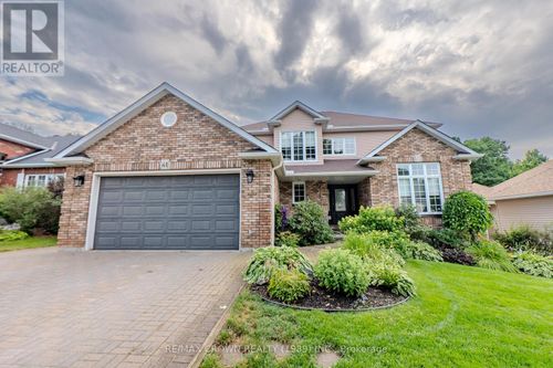 41 Kenwood Hills Dr, North Bay, ON, P1C1M2 | Card Image