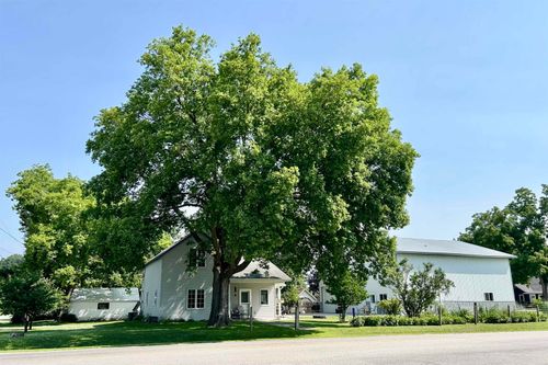 2493 River Rd, Decorah, IA, 52101-7303 | Card Image