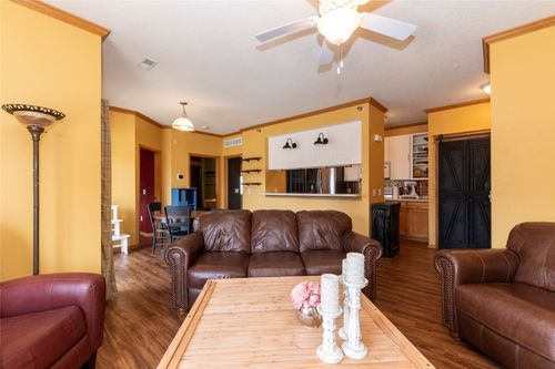 17216-8601 Westown Pkwy, West Des Moines, IA, 50266-1622 | Card Image