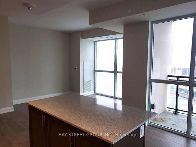 1006 - 15 Lynch St, Condo with 2 bedrooms, 2 bathrooms and null parking in Brampton ON | Image 9