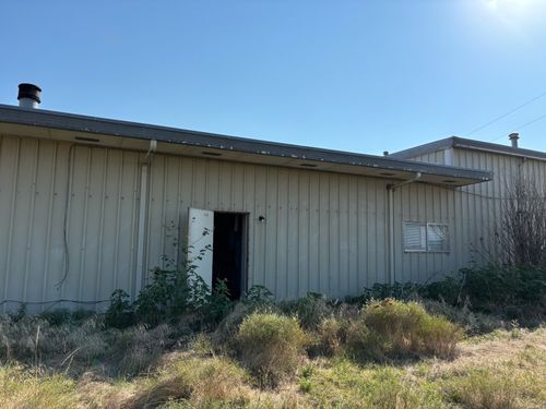 100 Industrial Park, Electra, TX, 76360-2381 | Card Image