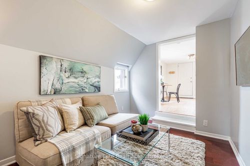 upper-393 Westmoreland Ave N, Toronto, ON, M6H3A6 | Card Image