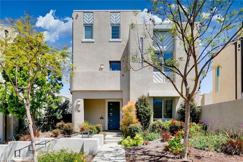 105 Catalyst, Irvine, CA, 92618-0866 | Card Image