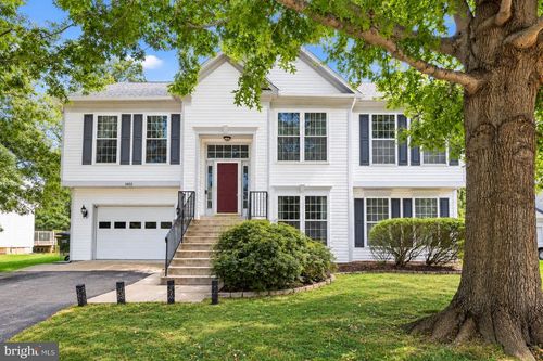9402 Luke Dr, MANASSAS PARK, VA, 20111-8210 | Card Image