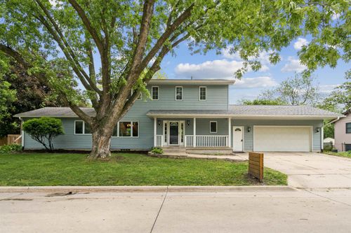 625 Baker Dr, Cedar Falls, IA, 50613-1710 | Card Image