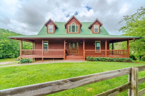 1602 Cove Crest Dr, Sevierville, TN, 37862-8065 | Card Image