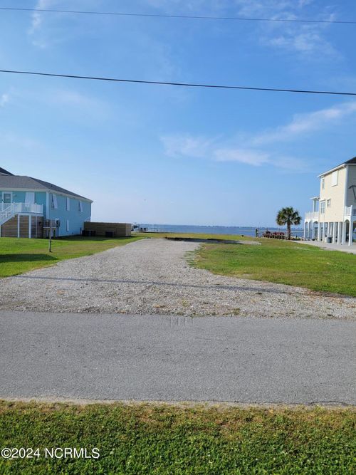 147 Salty Shores Point Dr, Newport, NC, 28570-5165 | Card Image