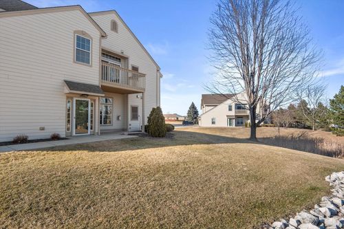 8526 S Bedford Way, Oak Creek, WI, 53154-2671 | Card Image