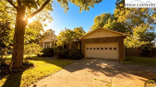 5216 Bethel Church Rd, Hickory, NC, 28602-8285 | Card Image