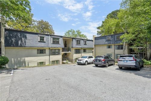 73 Montre Sq Nw, Atlanta, GA, 30327-4044 | Card Image