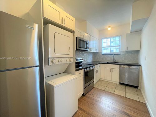apt-12-635 12th St, MIAMI BEACH, FL, 33139-4528 | Card Image