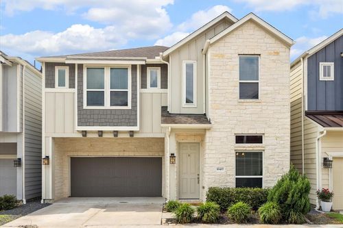 10407 Quiet Courtyard Rd, Houston, TX, 77043-1725 | Card Image