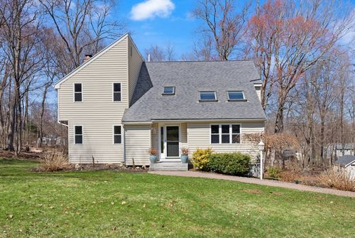 5 Susan Dr, Hopkinton, MA, 01748-1878 | Card Image