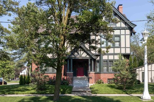 820 N Johnson St, Bay City, MI, 48708-6248 | Card Image