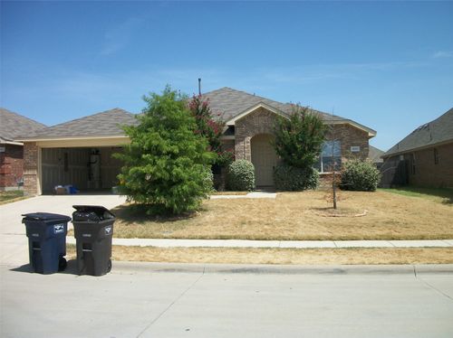 1325 Pepperidge Ln, Fort Worth, TX, 76131-5215 | Card Image