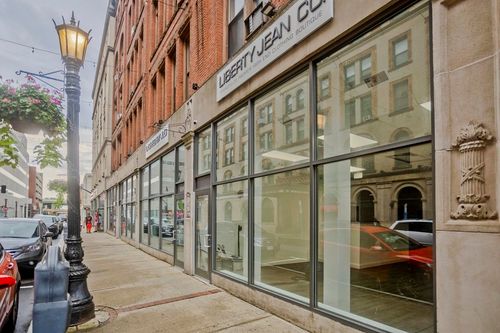 184 Worthington St, Springfield, MA, 01103-1220 | Card Image