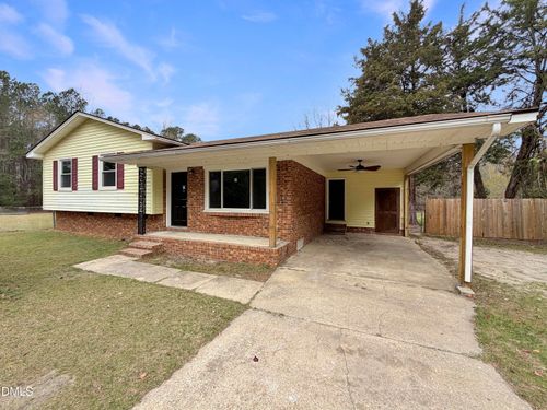 1181 Mcneil St, Spring Lake, NC, 28390-2632 | Card Image