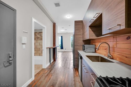 180 Spring St, Newton, NJ, 07860-2011 | Card Image