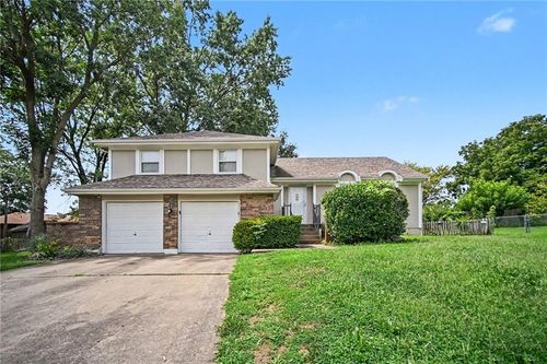 11901 54th Ter, Kansas City, MO, 64133-3011 | Card Image