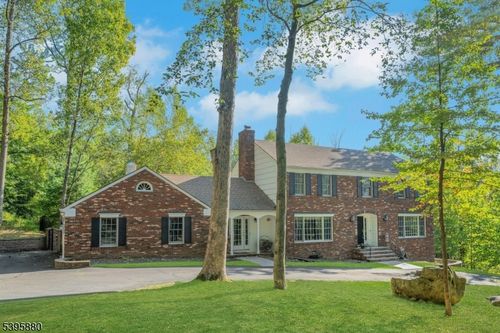 40 Lord William Penn Dr, Morristown, NJ, 07960-3216 | Card Image