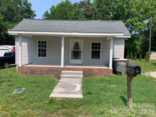 965 Ashby St, Kannapolis, NC, 28081-2172 | Card Image