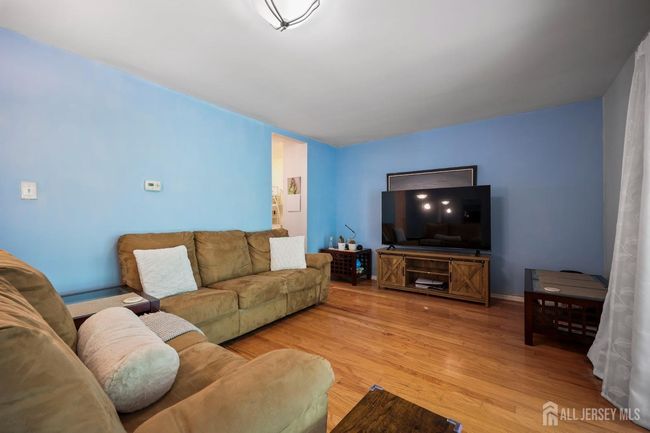 297 Constitution Cir, Townhouse with 3 bedrooms, 3 bathrooms and null parking in North Brunswick NJ | Image 8