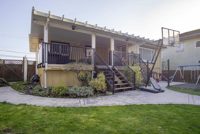 11435 88 Avenue, House other with 5 bedrooms, 3 bathrooms and null parking in Delta BC | Image 11