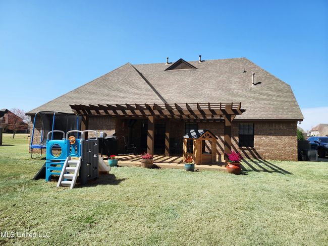 Backyard | Image 33