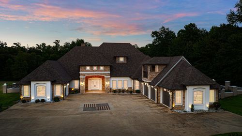 8 Stoneridge Trl, Longview, TX, 75605-2725 | Card Image