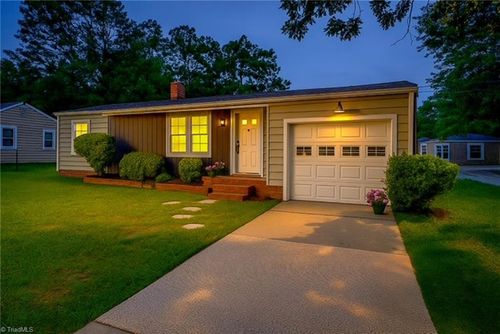 904 Willard St, Greensboro, NC, 27405-6156 | Card Image