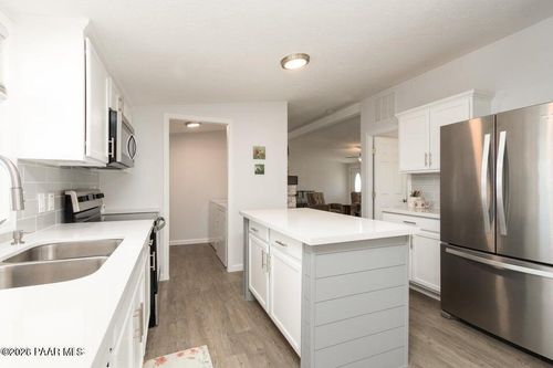 20948 E E Larry Lane, Cordes Lakes, AZ, 86333 | Card Image