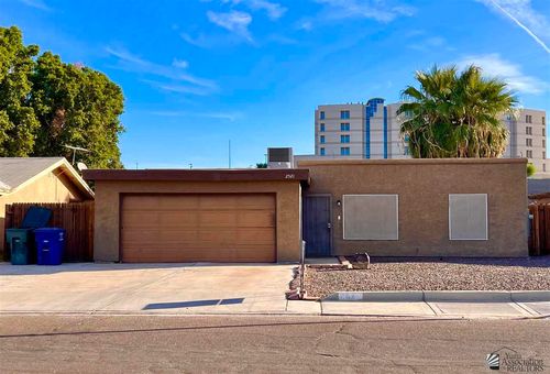 2521 S 17th Ave, Yuma, AZ, 85364-7044 | Card Image