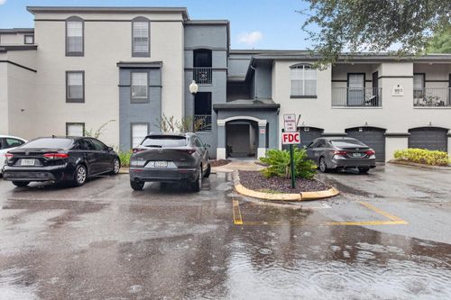 207-8513 Island Breeze Ln, Temple Terrace, FL, 33637-1125 | Card Image